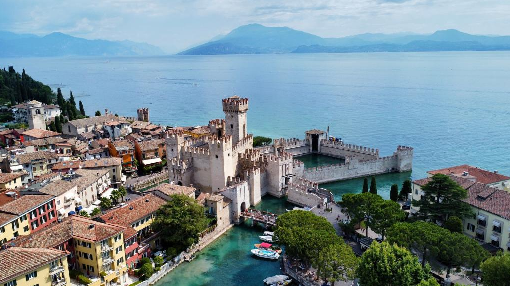 75,000 Tourists in One Weekend: What Really Happened in This Tiny Italian Town